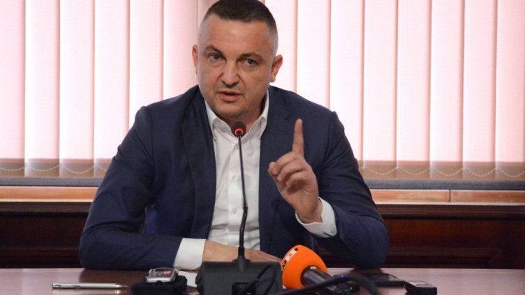 Портних обвини ВиК, държавата и "Промяната" за разкопаната от месеци Варна