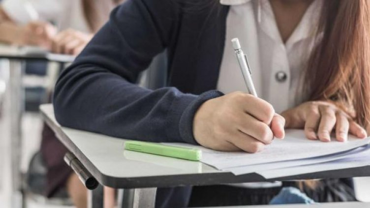 Големите ученици във Варна се връщат в клас на ротационен принцип