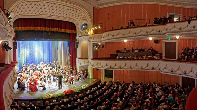 Щраус, Лехар и Калман звучат на Коледния концерт на Варненската опера