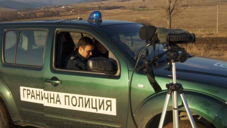 Гранична полиция с 10 нови високопроходими автомобила