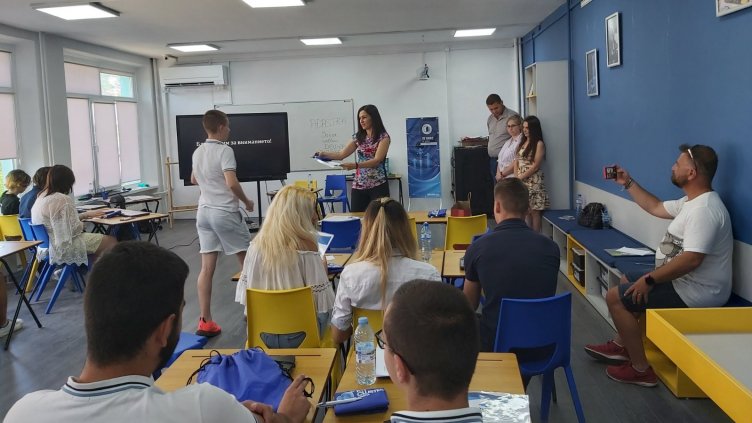 Компютърната гимназия във Варна е сред победителите в конкурса "Глобално училище"