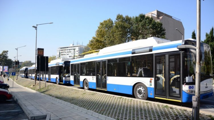 Издават карти за безплатно пътуване на деца до 10 години във Варна