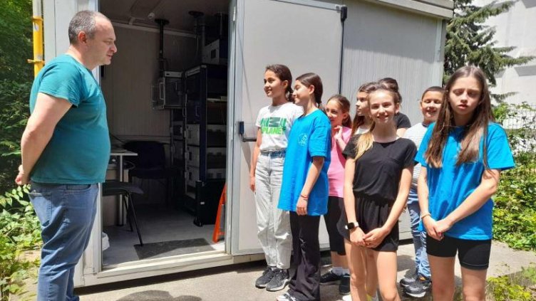 Ученици от Варна посетиха РИОСВ, БДЧР и Регионалната лаборатория (СНИМКИ)