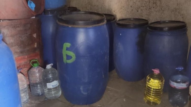 Иззеха близо 4200 литра наливен алкохол от селскостопански постройки край Добрич