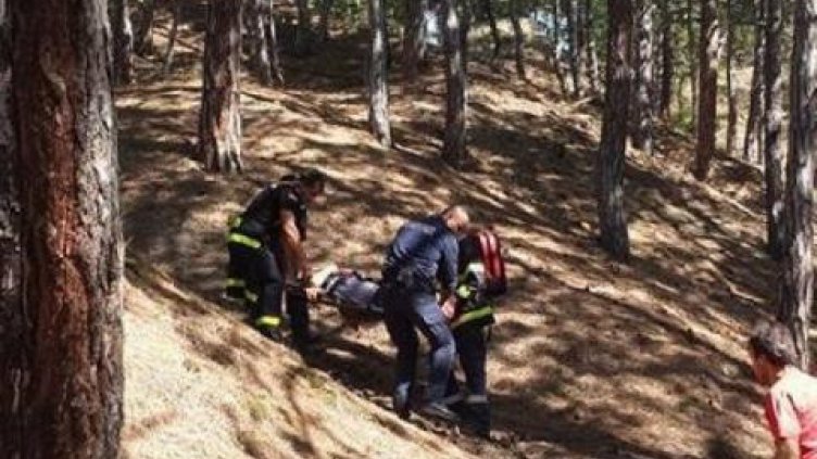 Баба падна в пропаст, внучето й повика помощ