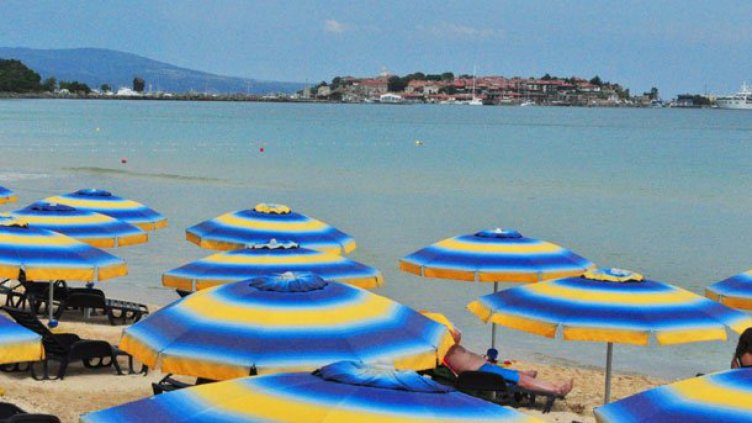 Правителството дава на концесия 15 плажа