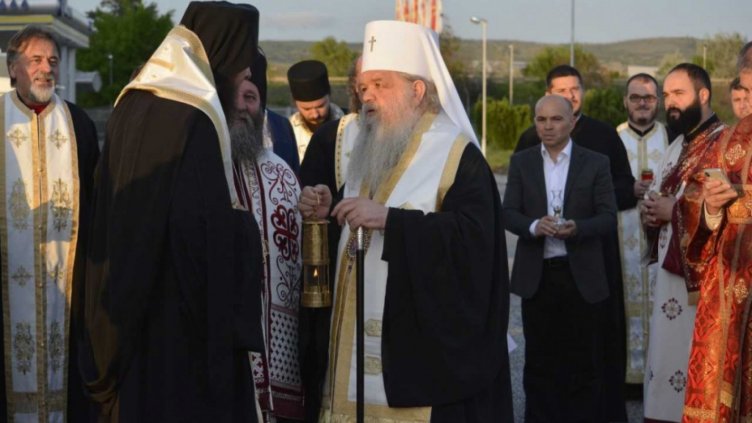 Епископ Яков в Скопие: Без Заев и Борисов нямаше да имаме Благодатния огън