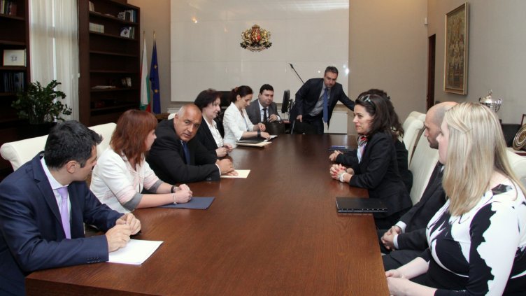 Премиерът поиска ясен график за отпадане на визите за Канада