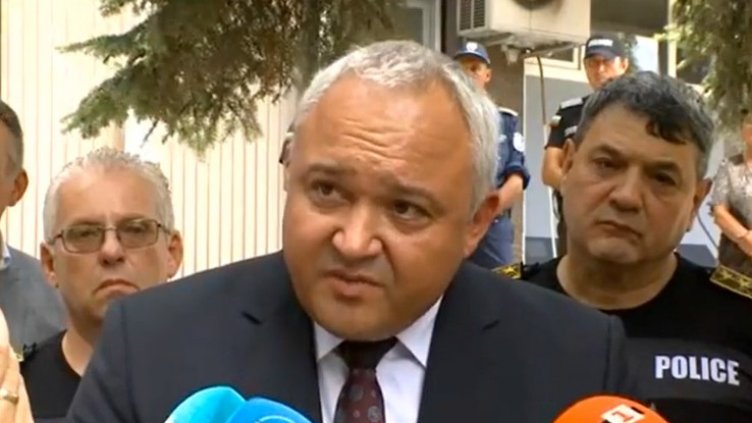 Най-малко 10 граничари са помагали на мигранти да влизат у нас