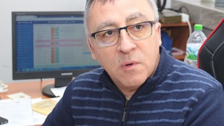 5-и, 7-ми и зрелостниците – обратно на чина в клас. МОН с 5 варианта