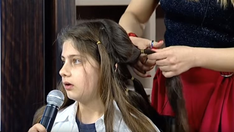 12 годишният Явор Добрев дари косата си в помощ на болна жена