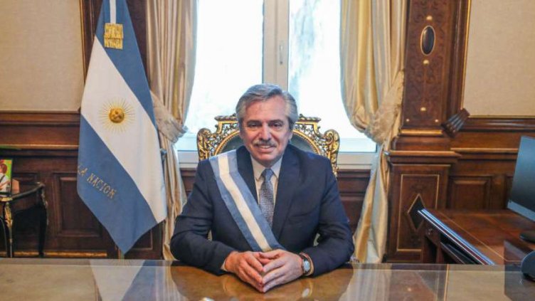 Президентът на Аржентина получи "подарък" COVID за рождения си ден