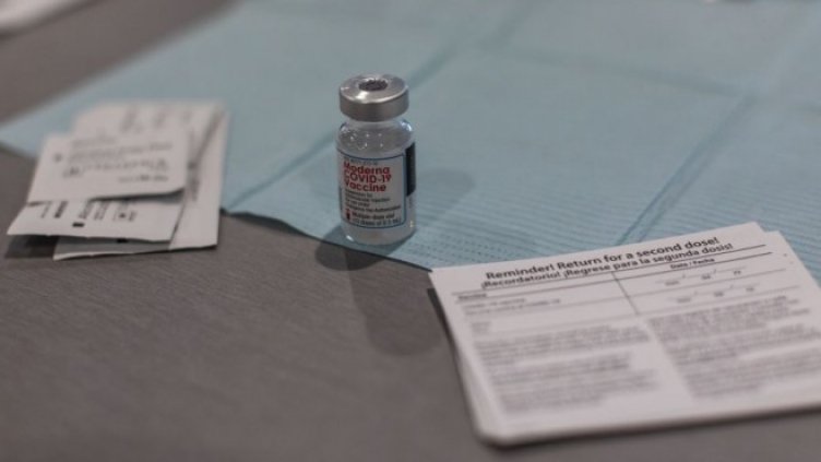 Деветима натрупаха милиарди от ваксините срещу COVID-19