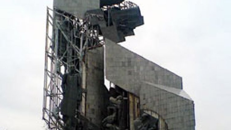 Без победител в конкурса за нов облик на паметника пред НДК