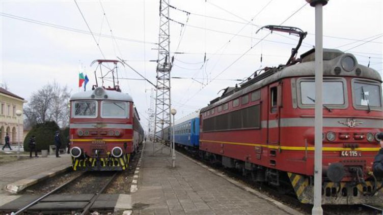 БДЖ спира 14 пътнически влака, сред които Варна - Шумен