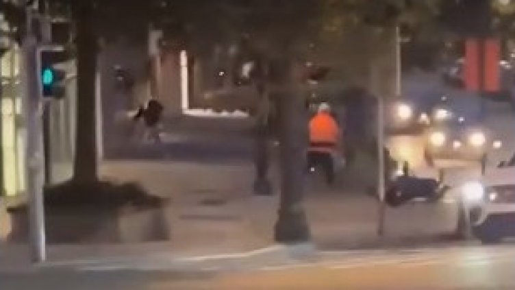 Застреляха нападателя от Брюксел в кафене