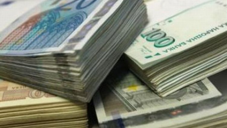 Удар на деня: Възрастна жена даде 40 хиляди лева