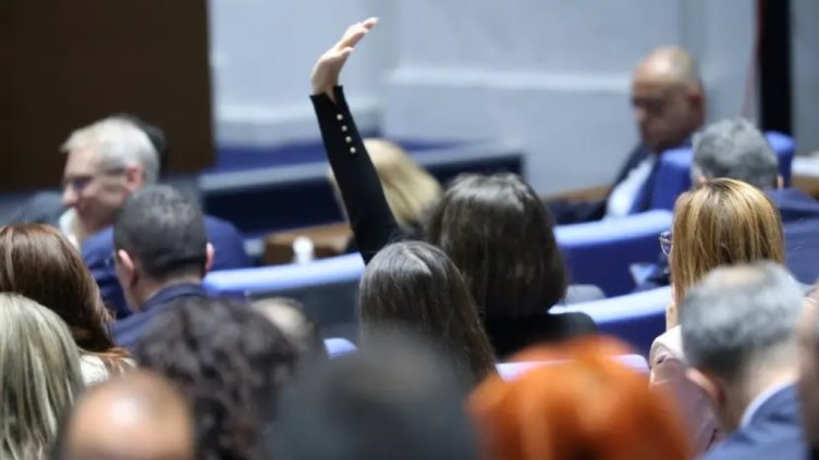 Ще мине ли вотът срещу „Желязков”? Вижте какви са нагласите на партиите