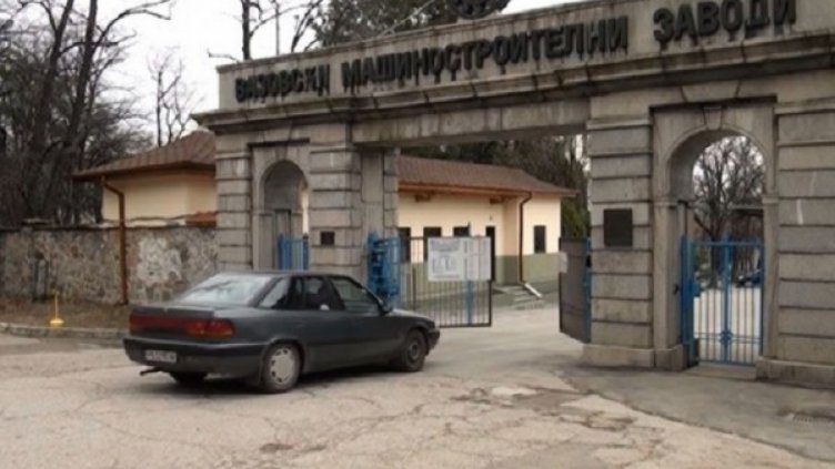 Горя склад за мотокари във ВМЗ "Сопот"