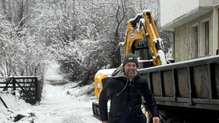Кметът на Варна и Симеон Дянков изкарали Коледа без ток в Балкана (СНИМКИ)