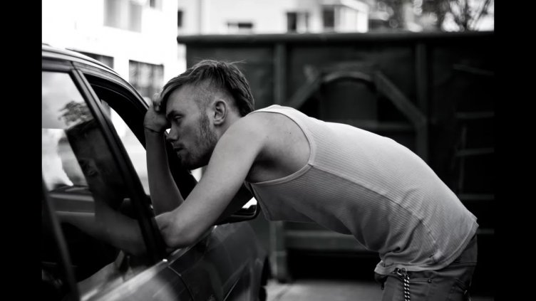 Спипаха мъжка проститутка във Варна