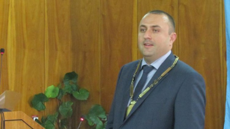 Драми в Елин Пелин: Отстранен ли е кметът?