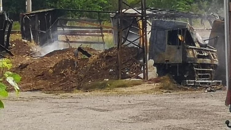 ТИР-ове горяха на импровизиран паркинг в Айтос