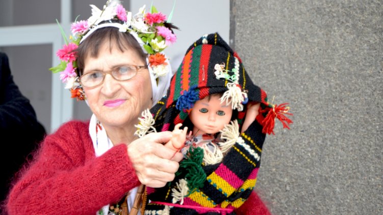 И във Вълчи дол веселие съпроводи Бабинден