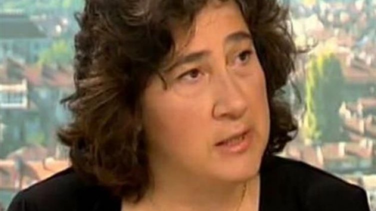 Развръзката: Травестит шибнал шамара на лекарката, докато спасявала баща му