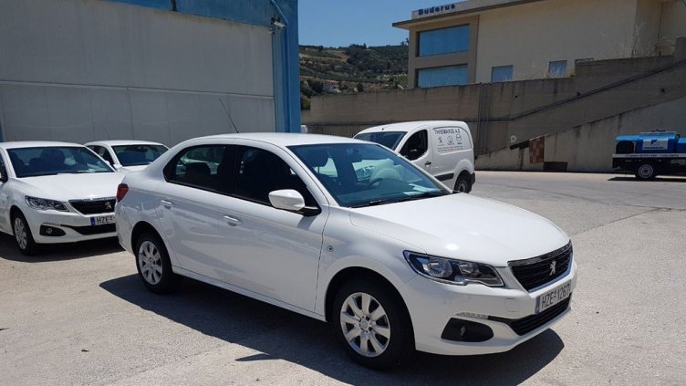 Съдят четирима, свили и укрили "Пежо" от Испания