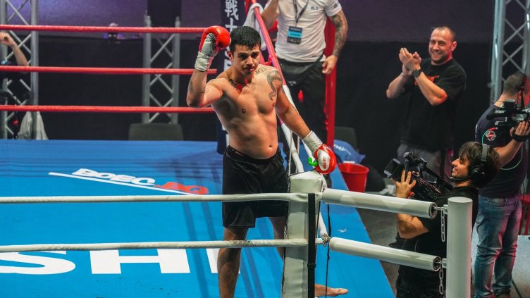 Али Юзеир търси нокаут в битката срещу Джошуа Акингбаде на SENSHI 32 Grand Prix