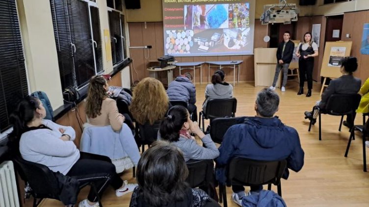 Запознаха учениците от Механотехникума във Варна с вредата от дрогата