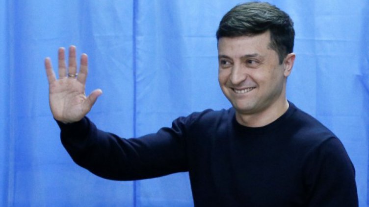 Украйна: Един "клоун", взет на сериозно, срещу "Краля на шоколада"