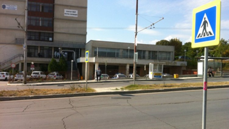 Нагли обирджии атакуваха сградата на КАТ-Варна