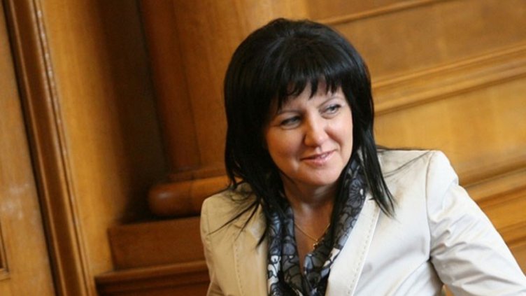 Караянчева: Няма проблем в комуникацията между институциите