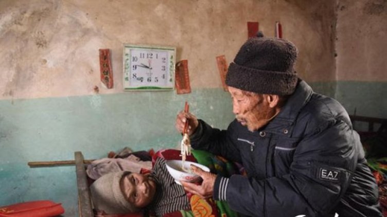 Мъжът, който 56 години не се отказа от жена си