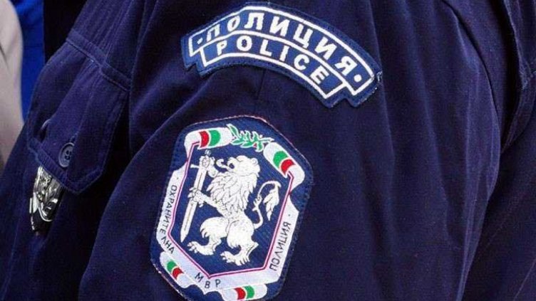 Полицай, завлякъл десетки с хиляди левове, отново на работа