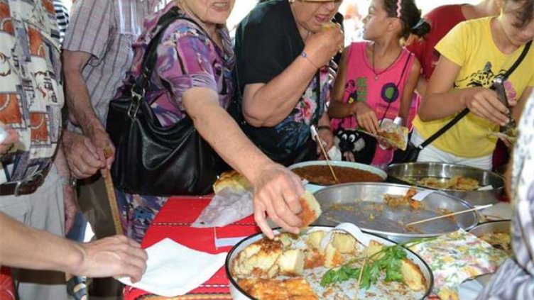 Бой за баница на фестивал в Кърджали