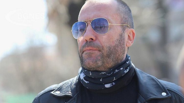 Решено! Нойзи остава без кола