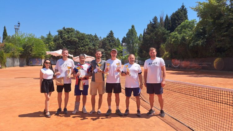 Ясни победителите в тенис турнира за купата на "Св. св. Константин и Елена"