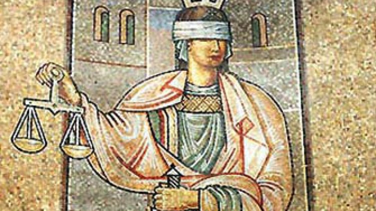 Задържан за злоупотреба с чужда дебитна карта остава в ареста