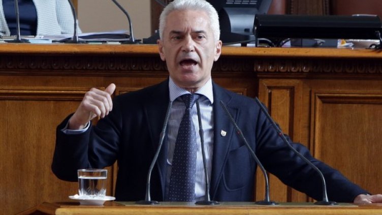 Волен Сидеров и депутатите му хвърлиха имунитети
