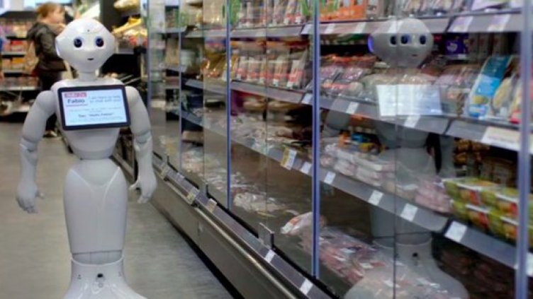 Уволниха робот продавач след седмица служба