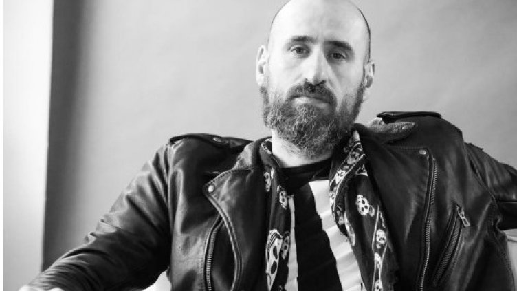 Запознайте се с Бомбев - варненецът, който шие костюмите на Стинг