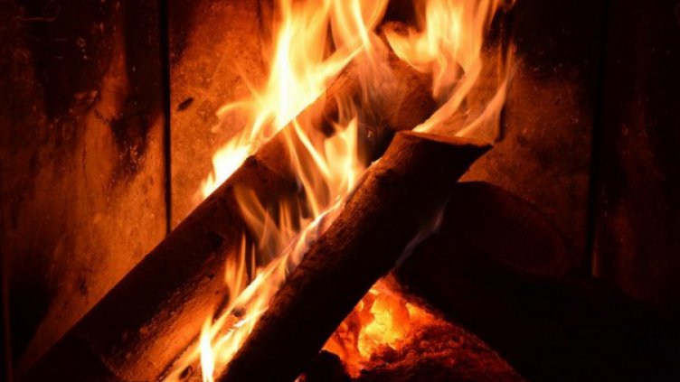 88-годишна изгоря в дома си, пламнала печката