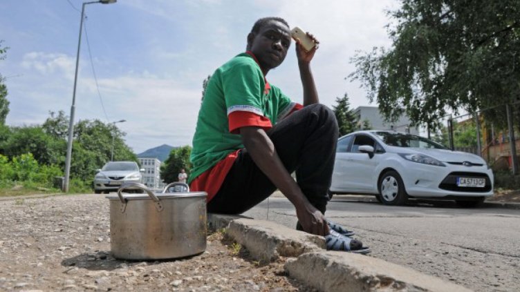 Из цяла България... само трима работещи бежанци