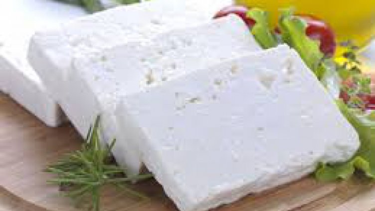 Защо е нужно да хапваме сирене през лятото?