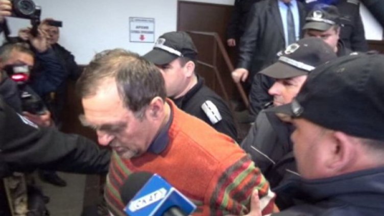 Съдът остави кмета насилник Евстатиев в ареста