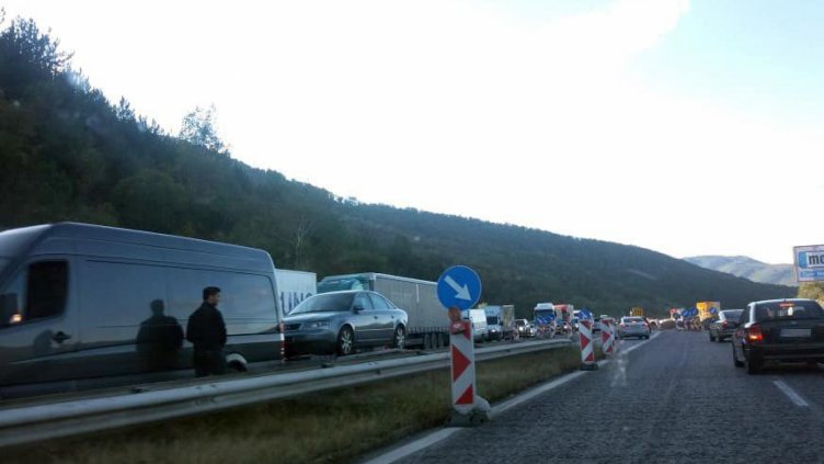 40 000 коли напуснаха София за денонощие