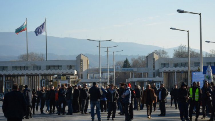 Нямате поща! Блокадата спря писмата до Гърция